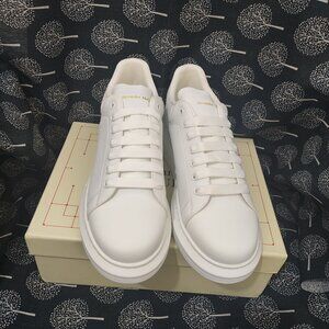 Alexander McQueen Gold Foil Branded Cream Gift Box Sneakers
